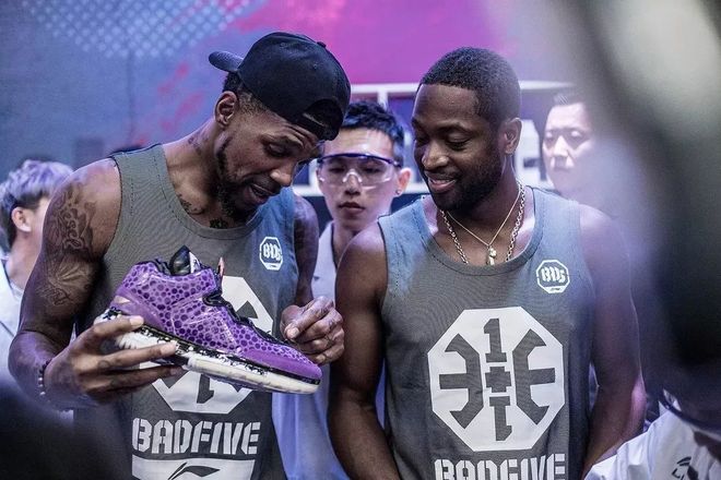 “帅白龙”罗超连克四强，豪取全国自由搏击锦标赛冠军！