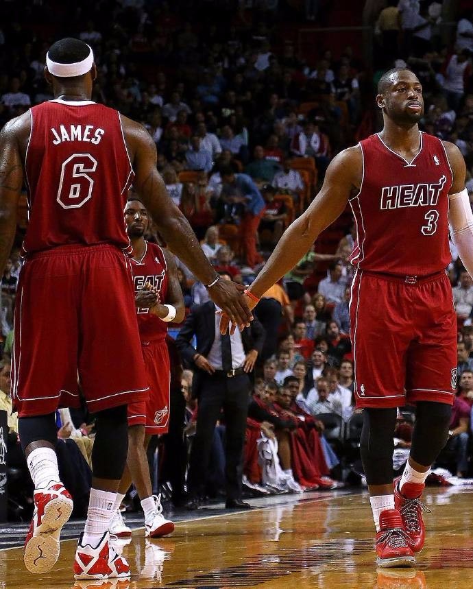 成都混合团体世界杯！随着王楚钦2-0获胜，国乒大比分8-0战胜韩国