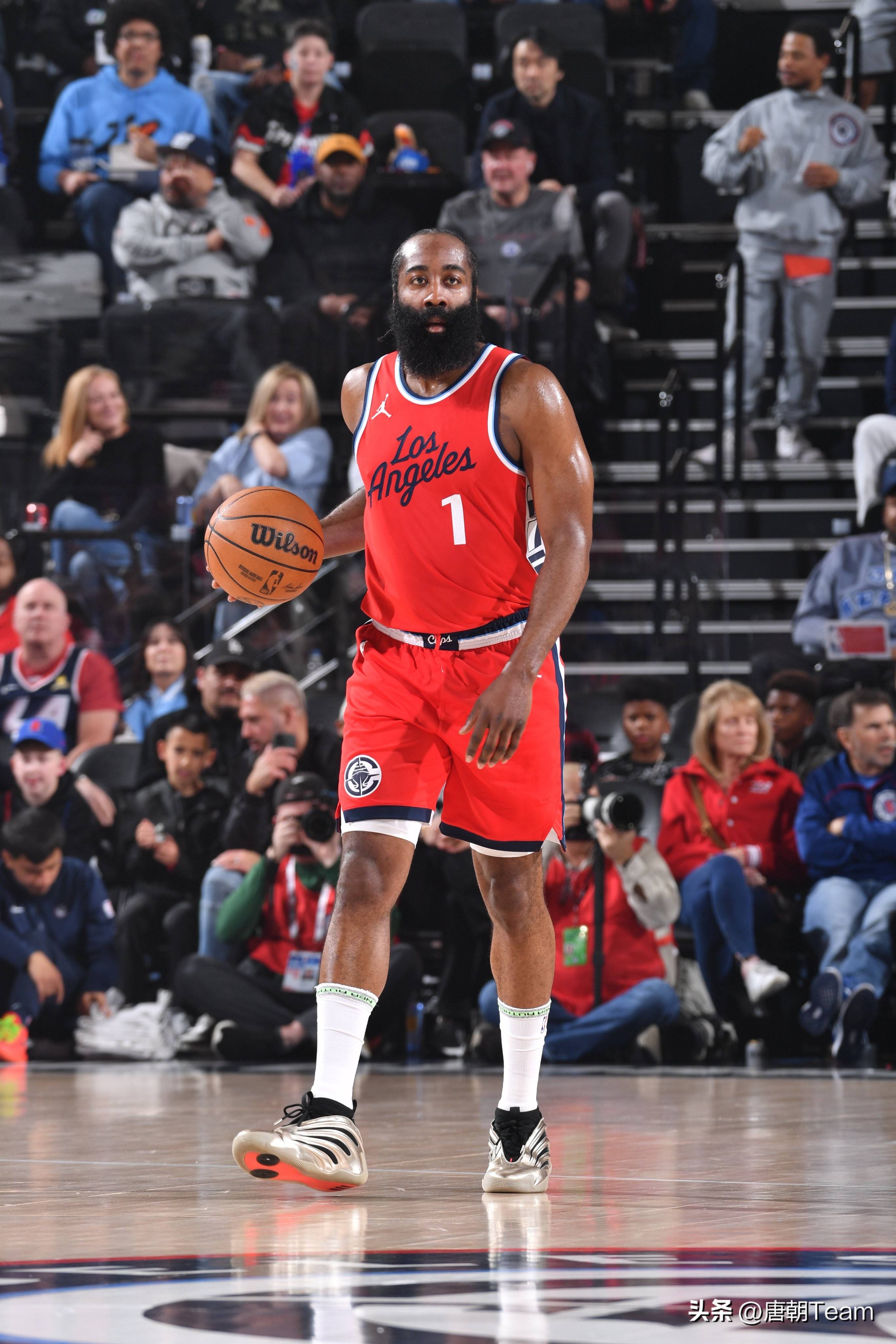 官方：那不勒斯中场安古伊萨当选意甲10月最佳球员