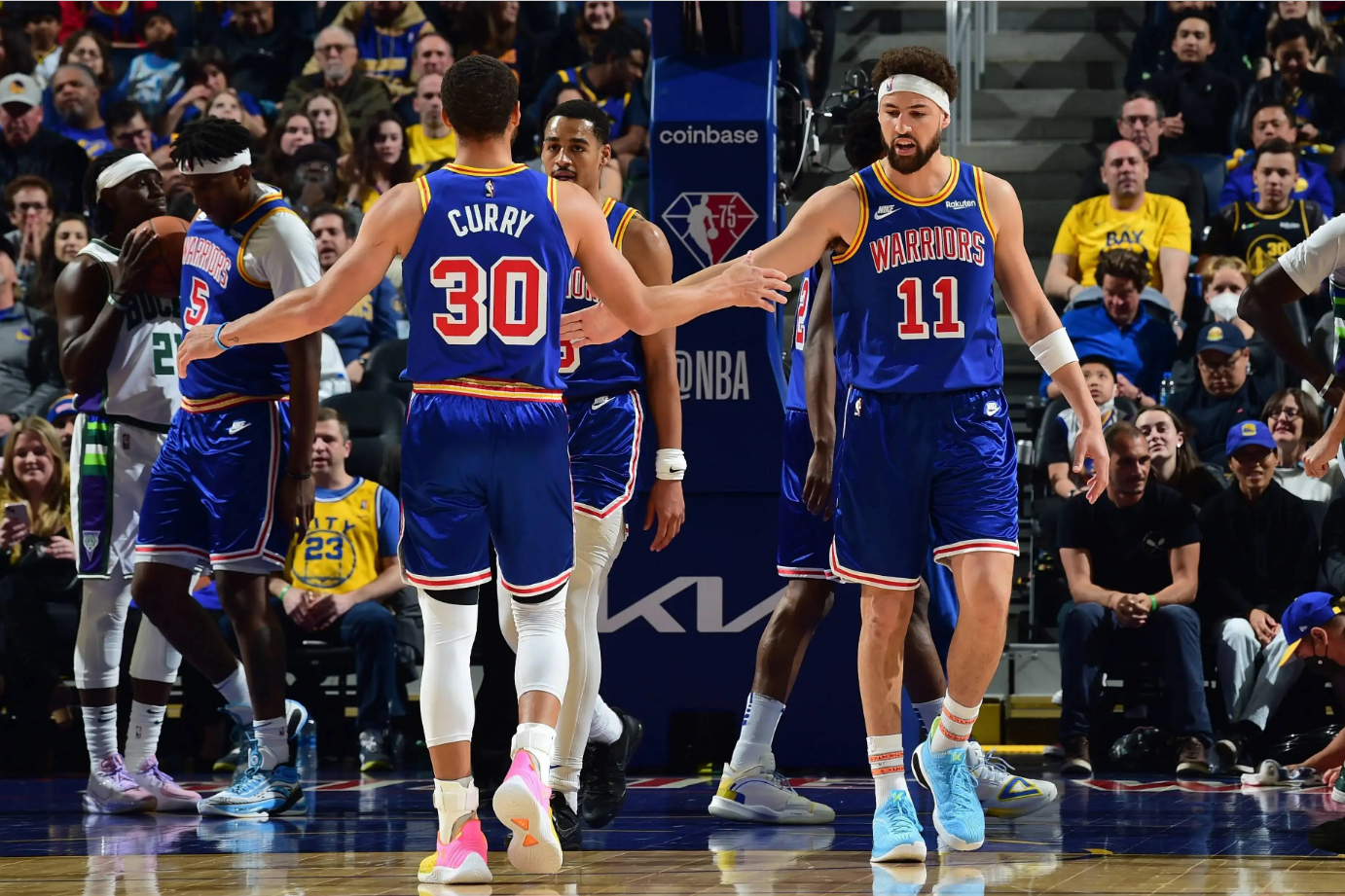 NBA球员数据榜：东契奇得分领先,