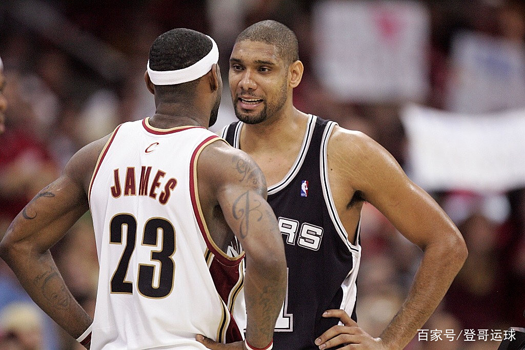 记者：多特仍在推进桑乔的转会，相关谈判正在进行中