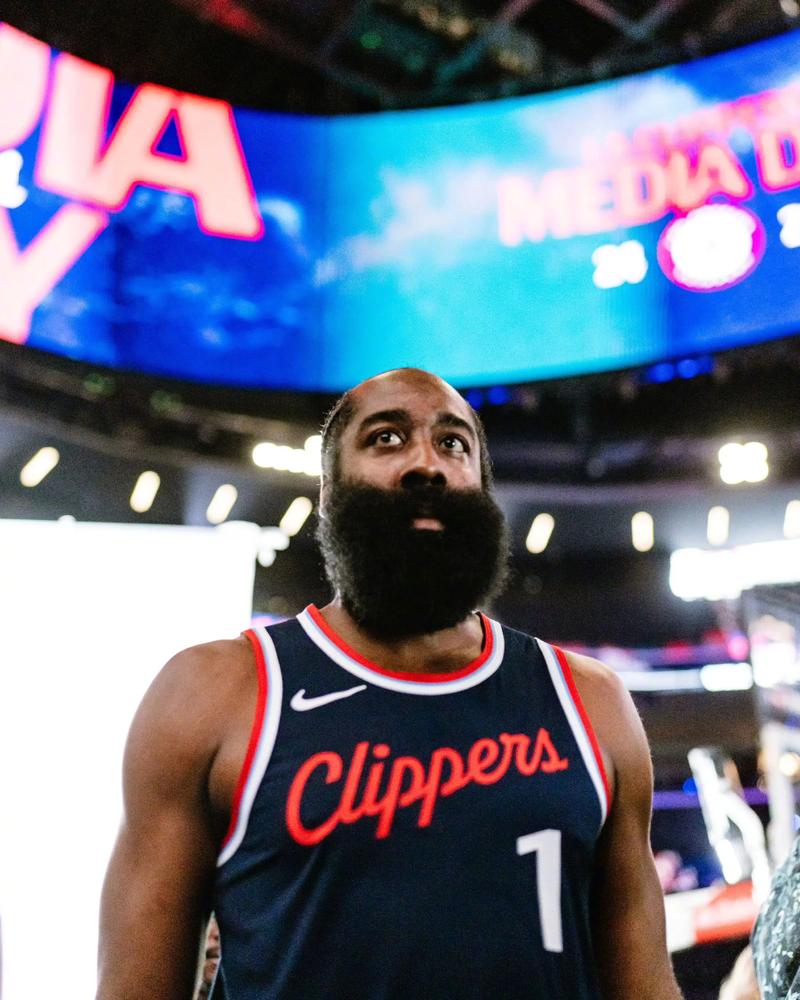 雷迪克：湖人希望东契奇尽快回归，但目前没有确切归队日期